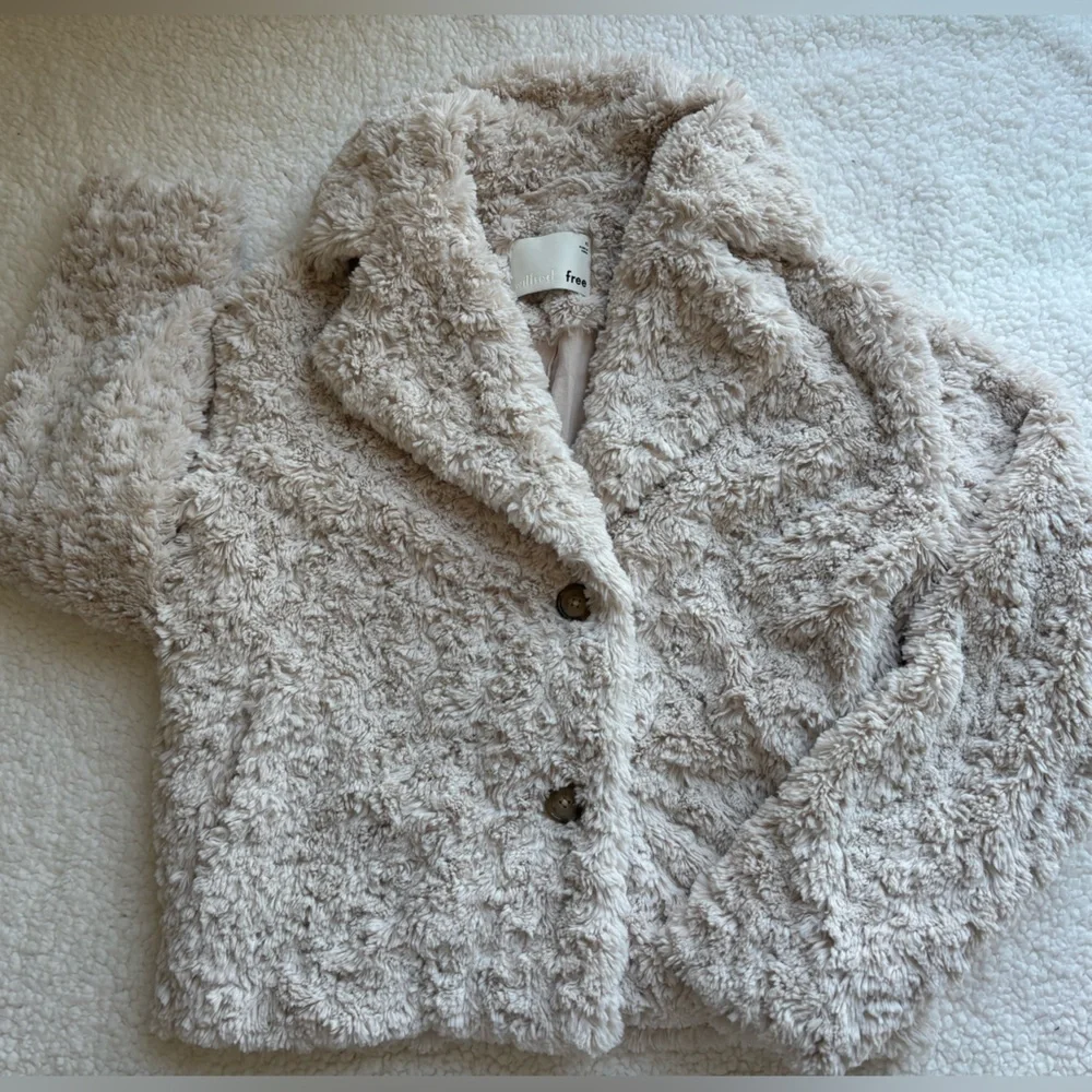 Aritzia Wilfred Cream Fuzzy Teddy Jacket XS - Picture 2 of 5